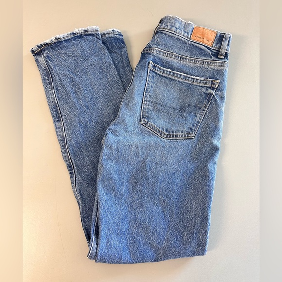 American Eagle Outfitters Super High-Rise Straight - Picture 2 of 6